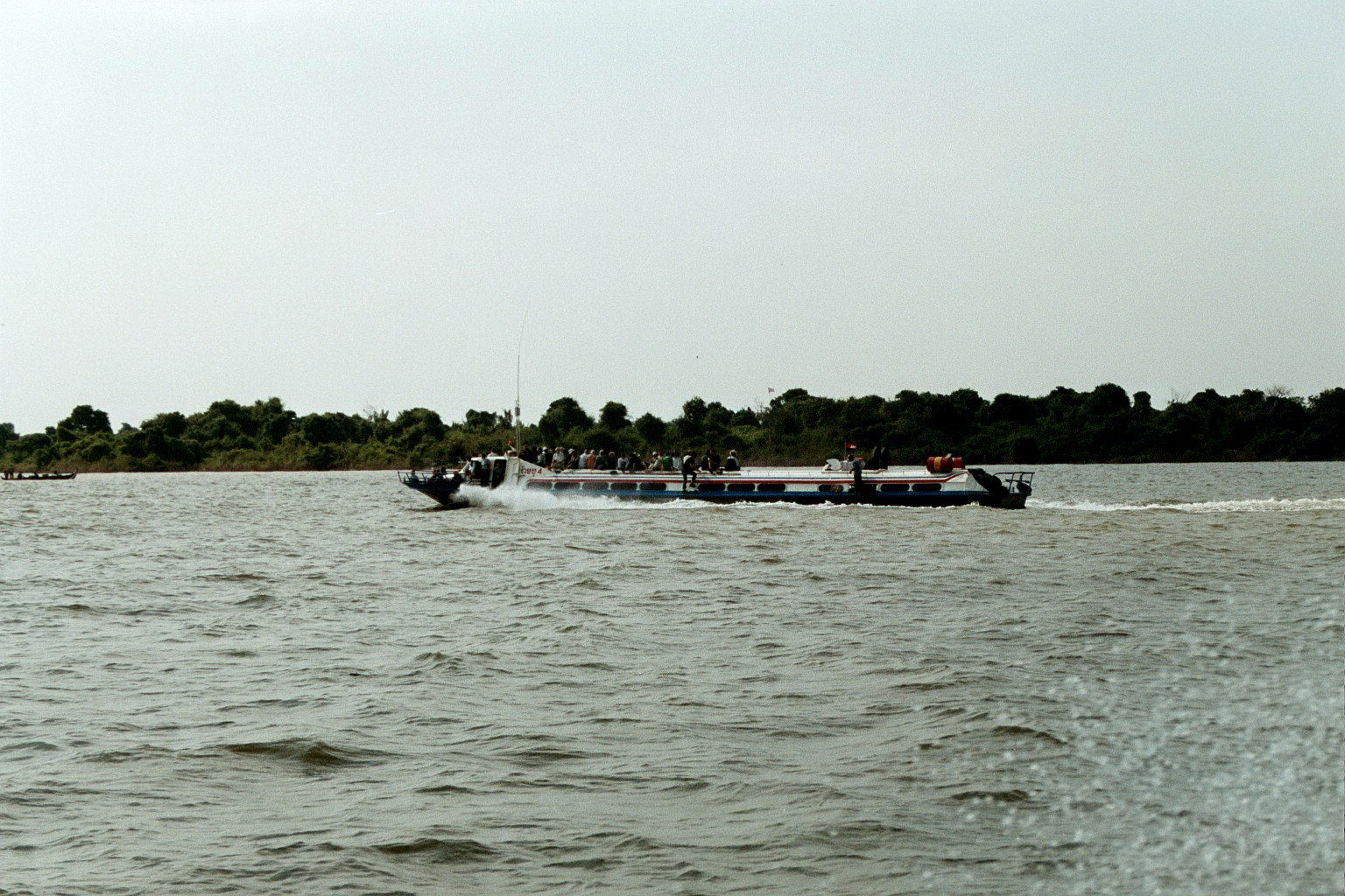 cambodia mar 2003 lake