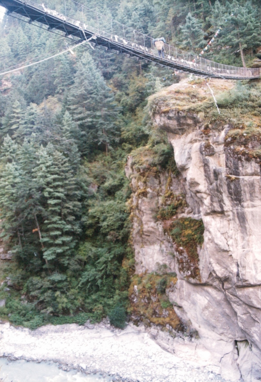 bridges trekking in_nepal_solukhumbu_1998_1.jpg