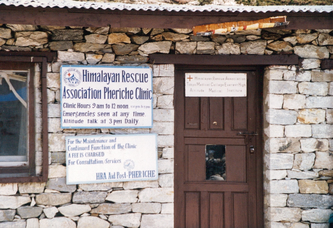 himalayan rescue association pheriche clinic trekking in nepal solukhumbu 1998
