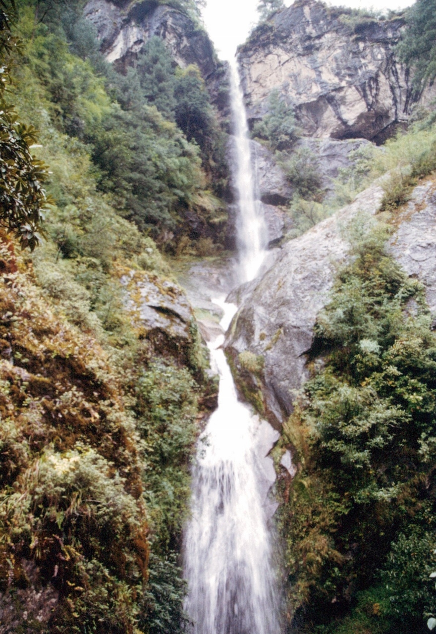 waterfall trekking in nepal solukhumbu 1998